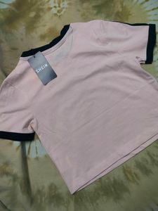 Shein Fitted Contrast Binding Typographic Crop Top