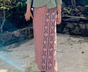 Salmon pink mizo puan (lungi)