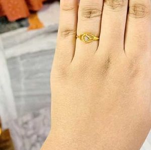 New kisna diamond gold ring with bIs hallmark and