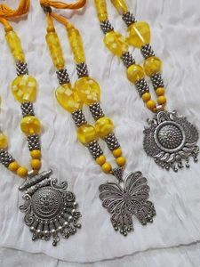 Yellow Beaded Necklace Set with Pendants