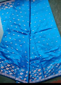 Beautiful Leaf Pattern Saree