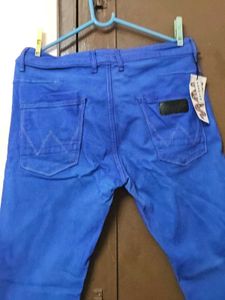 Blue New and Unused jeansL