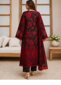 Elegant Red &amp; Black Floral Kurta S