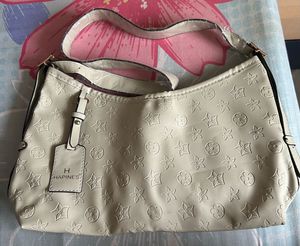Chic Cream Embossed Shoulder Bag