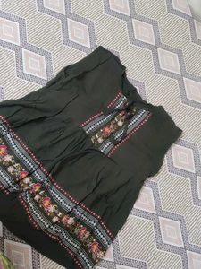 Embroidered Green Kurta