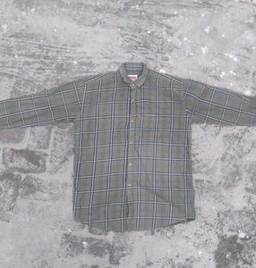Men's Classic Plaid Button-Down Shirt