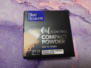 Blue Heaven Oil Control Compact Powder