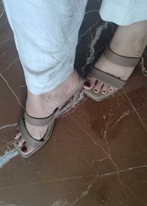 beautiful sandle, use only one time