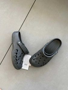 *CROCS*
