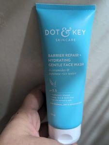 Dot & Key Skincare Face Wash Barrier repair