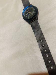 Elegant Silver-Tone Mesh Strap Watch