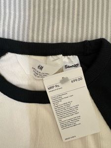 H&amp;M Printed Hello Kitty Jersey Top