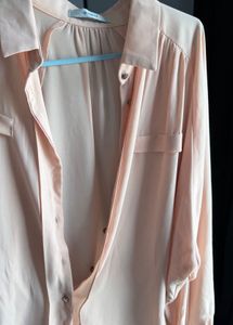 Chic Peachy Pink Button-Up Blouse