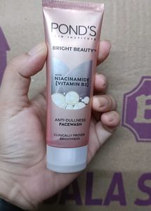 Pond's Bright Beauty Facewash