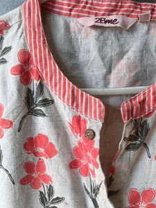 Nice Kurti With Floral Print All Over