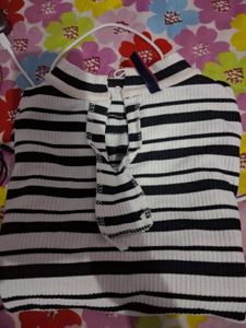 black and white striped line top