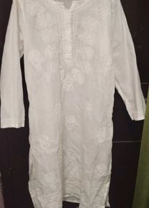 Lucknowi White Chikankari Kurta