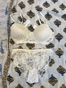 Lace Trim Floral Print Bra