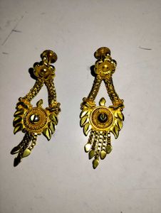 Elegant Gold Drop Earrings
