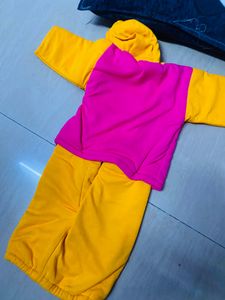 Woolen Unisex Dress For Baby New With Out Tag