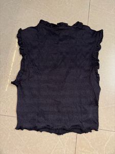 H&amp;M Black Textured Ruffle Crop Top