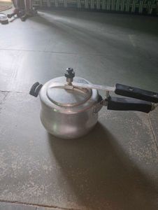 Used Pressure Cooker 2 One New &amp;one Use