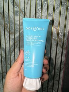 Dot & Key barrier repair Gentle Face Wash