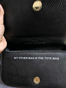 smart sling bag in black