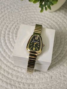 Elegant Gold Tone Women's Watch