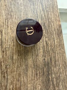 Charlotte Tilbury eyeshadow pot
