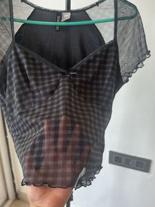 H M  dividend Mesh Overlay Plaid Top