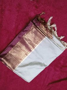 ✨Elegant Pure Banarasi Silk Saree – Maroon Border