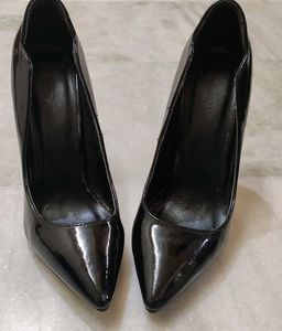Wifes Classic Black Patent Stiletto Heels