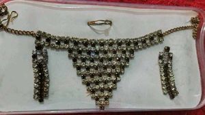 Sparkling Rhinestone Necklace &amp; Earring Set