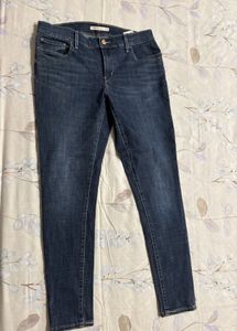 Levi's Women's Dark Wash Skinny Jeans