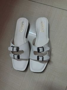 Stylish White Double Buckle Slides🤞🤞