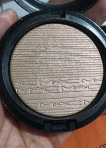 MAC Extra Dimension Skinfinish Highlighter