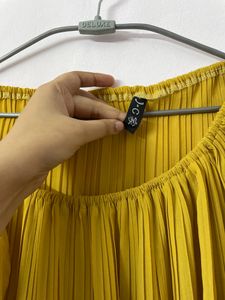 YELLOW RUFFLED TOP