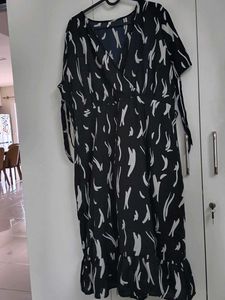 Stylish Black & White Print Midi Dress
