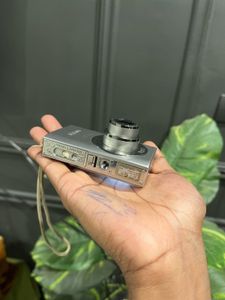 Canon ixus 85  Digital Camera