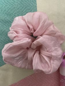 COMBOSALE Cute Scrunchie &amp; LIPGLOSSKeychain Set