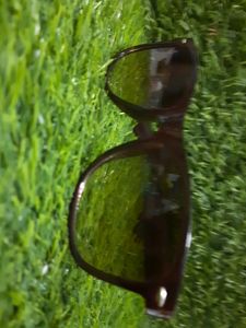 💥 Attractive Sunglass for man and Women pack of 1 pc Brand New Never Use