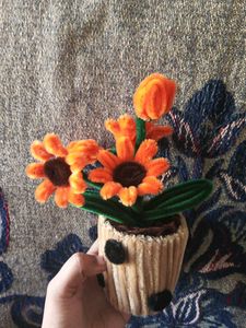 DIY Pipe Cleaner Flower Pot Decor