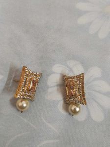 Elegant Pearl Necklace Set