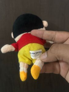 Crayon Shin-chan keychain featuring the