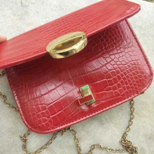 red croc slingbag ✧