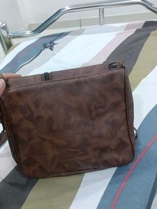 Stylish Brown Crossbody Bag with Star Embellishmen