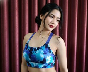 17.Floral Print Sports Bra