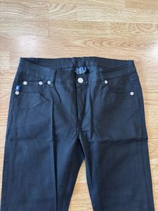 Women Black Jeans with Detail