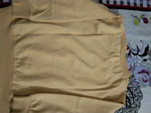 Stylish Yellow Sweatshirt for kids